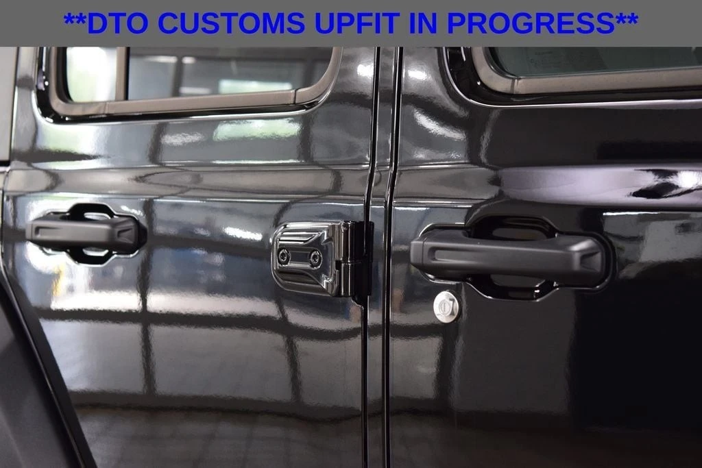 2026 Jeep JL Wrangler - Image 17 of 31