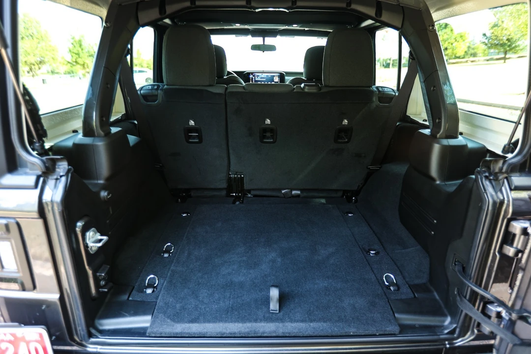 2026 Jeep JL Wrangler - Image 27 of 31