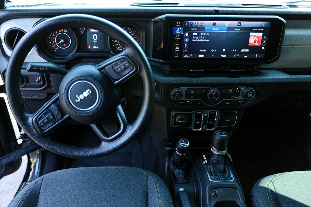 2026 Jeep JL Wrangler - Image 16 of 31