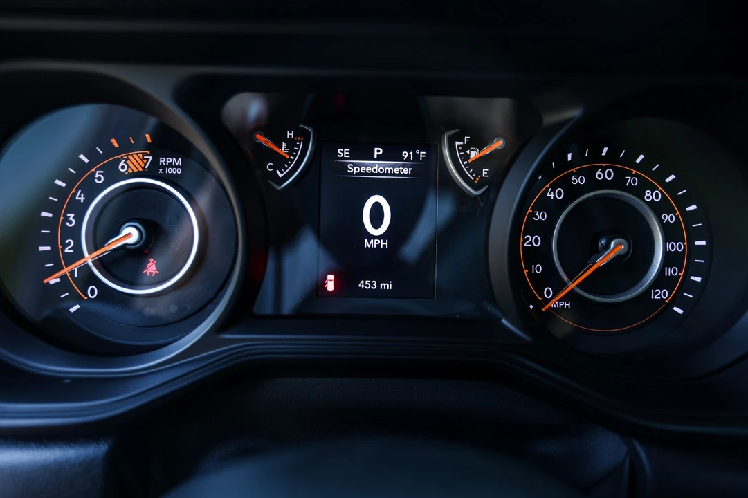 2026 Jeep JL Wrangler - Image 18 of 31