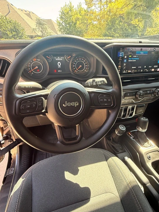 2026 Jeep JL Wrangler - Image 15 of 31