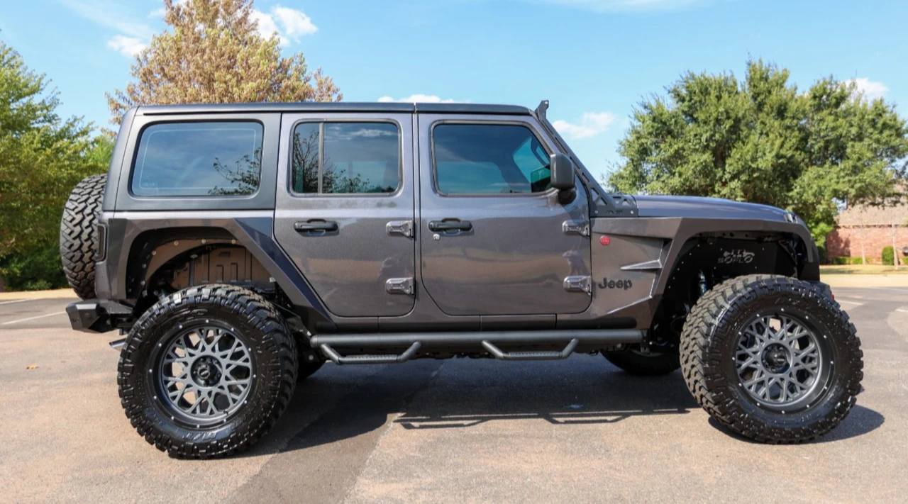 2026 Jeep JL Wrangler - Image 5 of 31