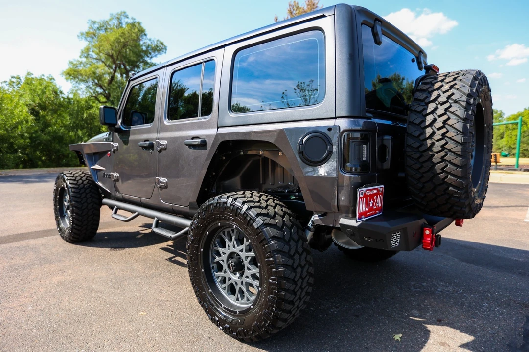 2026 Jeep JL Wrangler - Image 9 of 31