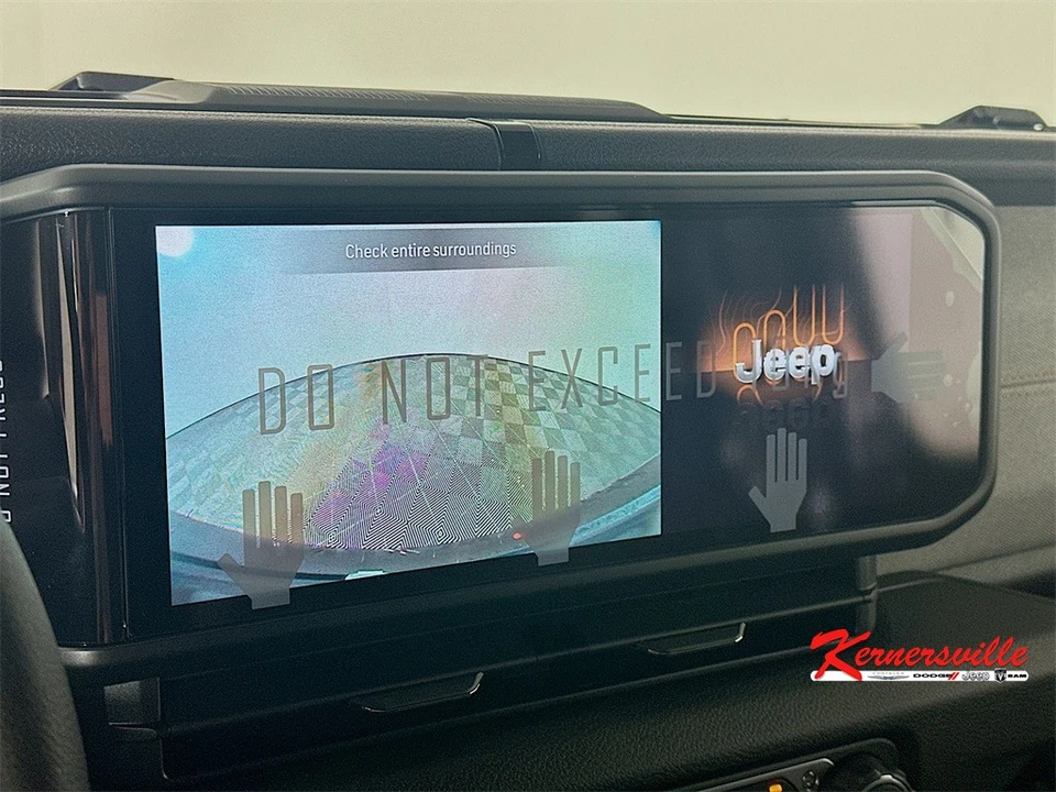 2026 Jeep JL Wrangler - Image 15 of 21