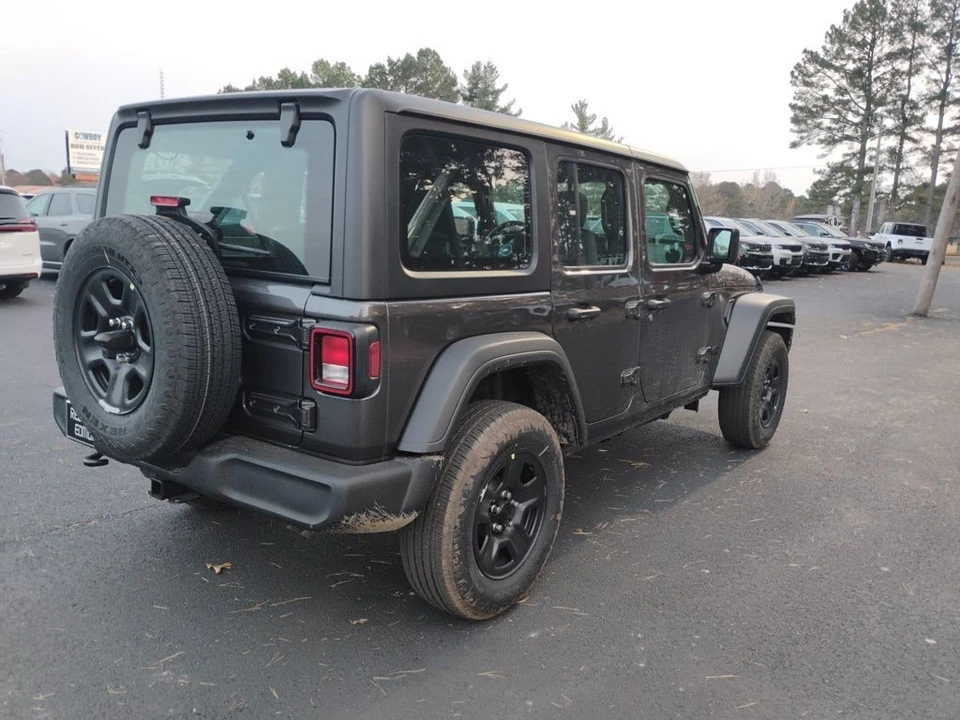 2026 Jeep JL Wrangler - Image 5 of 12