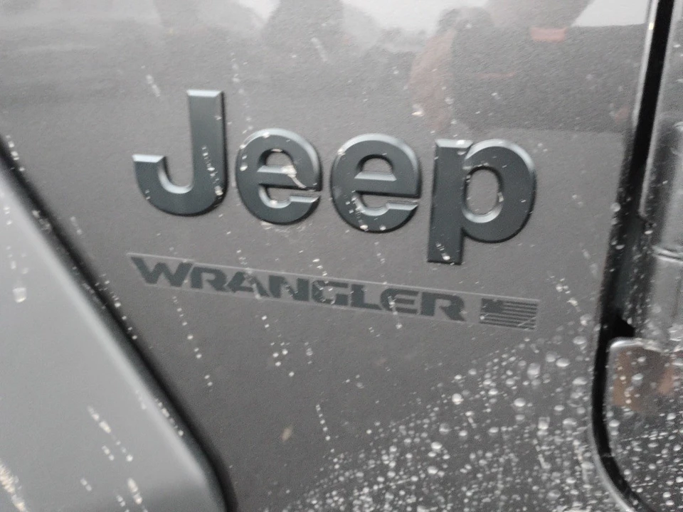 2026 Jeep JL Wrangler - Image 10 of 12