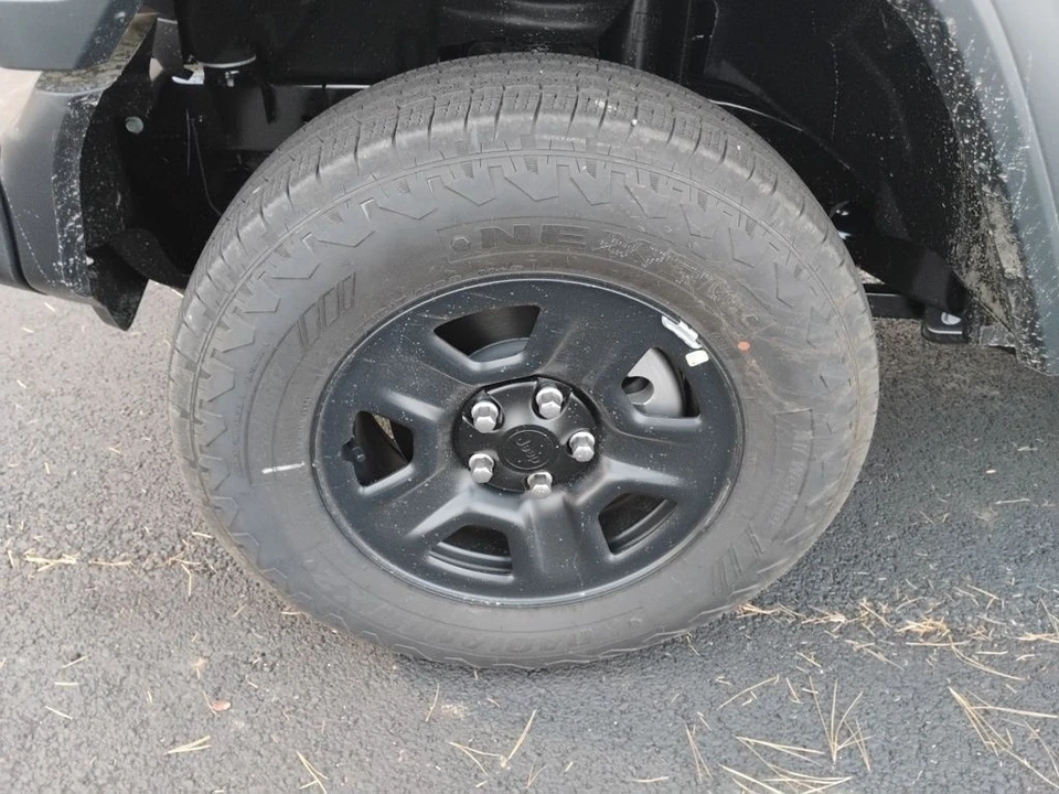 2026 Jeep JL Wrangler - Image 9 of 12