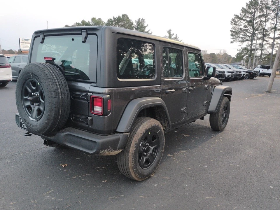 2026 Jeep JL Wrangler - Image 5 of 12