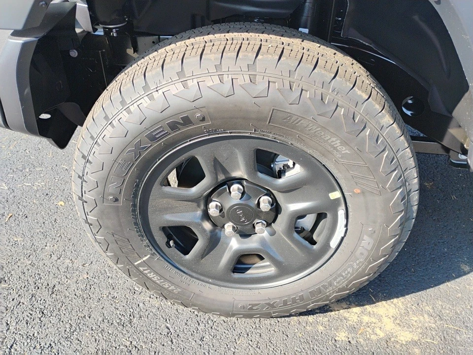 2026 Jeep JL Wrangler - Image 9 of 12