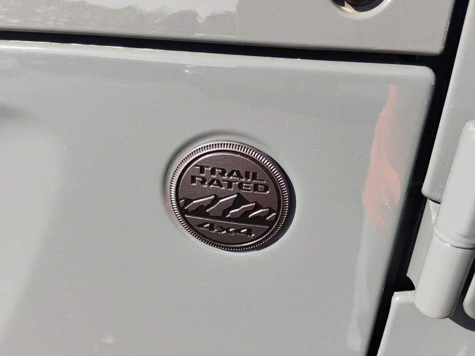 2026 Jeep JL Wrangler - Image 11 of 12