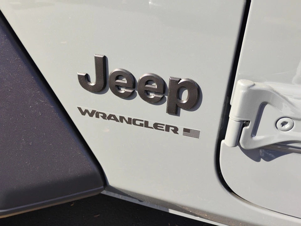 2026 Jeep JL Wrangler - Image 10 of 12