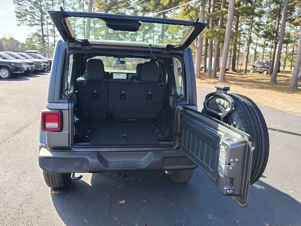 2026 Jeep JL Wrangler - Image 12 of 12