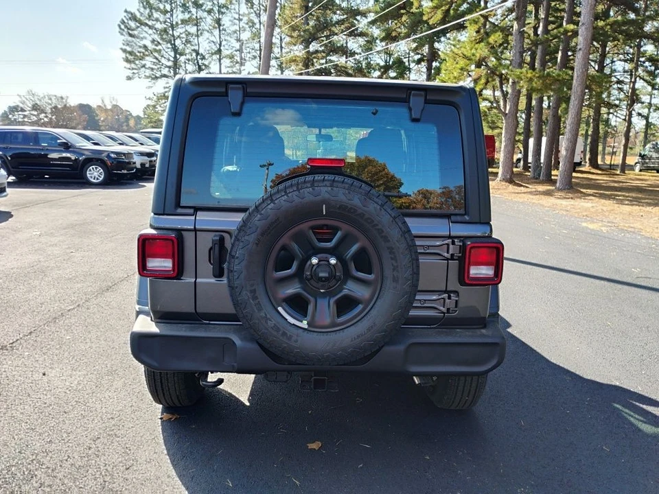 2026 Jeep JL Wrangler - Image 6 of 12