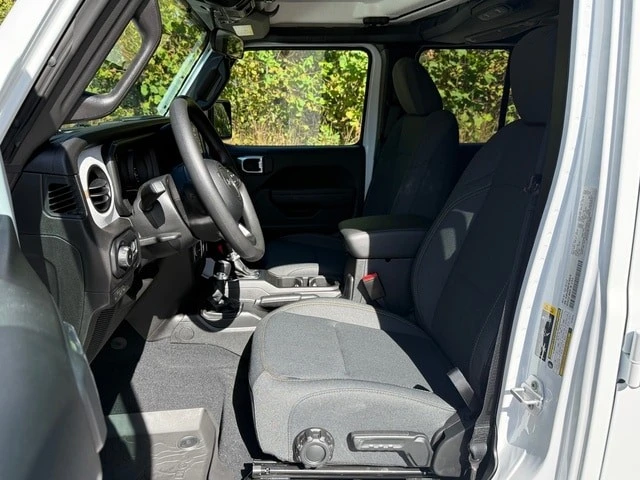 2026 Jeep JL Wrangler - Image 12 of 21