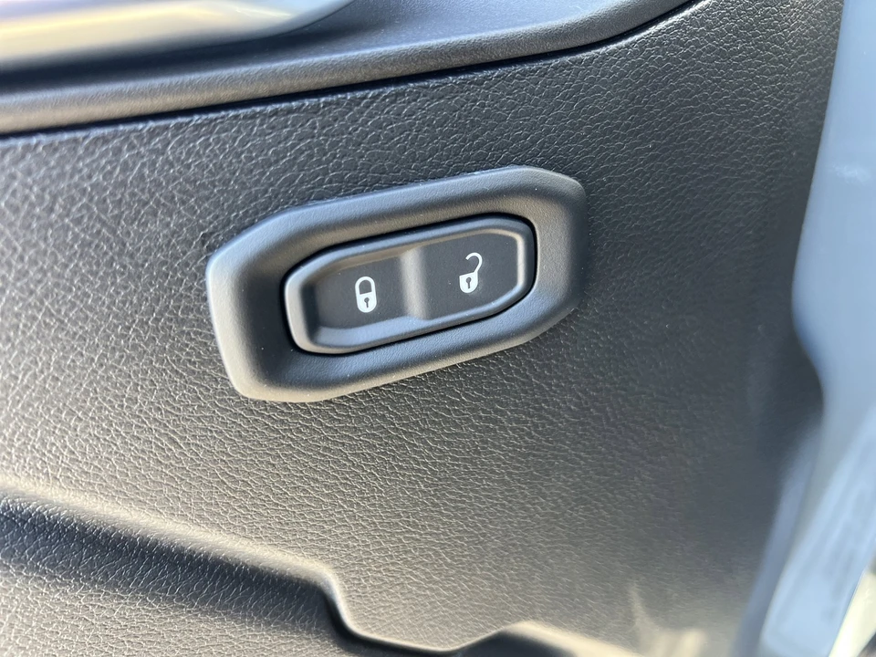 2026 Jeep JL Wrangler - Image 11 of 20