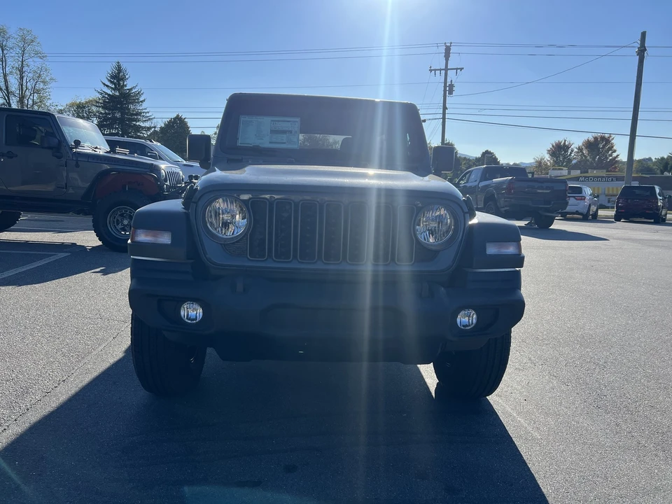 2026 Jeep JL Wrangler - Image 5 of 20