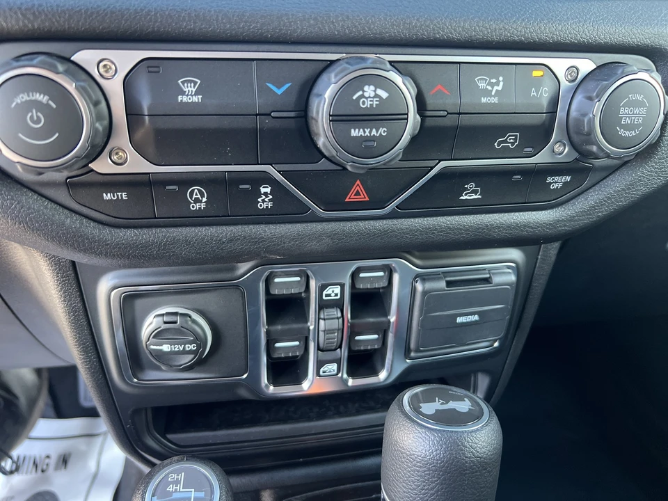 2026 Jeep JL Wrangler - Image 15 of 20