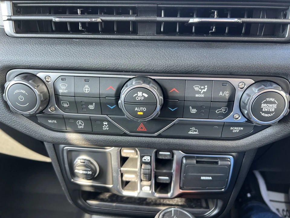 2026 Jeep JL Wrangler - Image 15 of 21