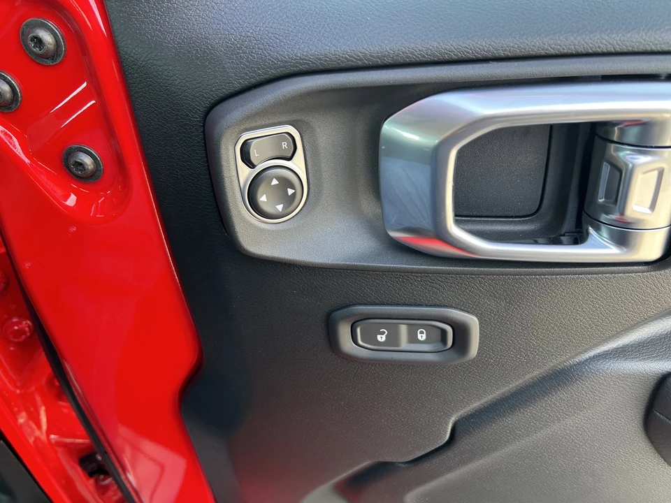 2026 Jeep JL Wrangler - Image 19 of 21