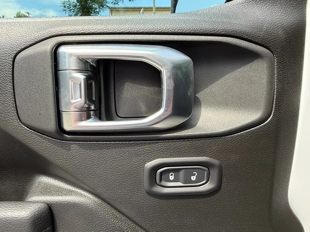 2026 Jeep JL Wrangler - Image 11 of 25
