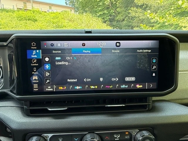 2026 Jeep JL Wrangler - Image 18 of 25