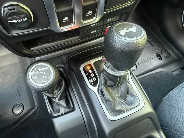 2026 Jeep JL Wrangler - Image 21 of 25