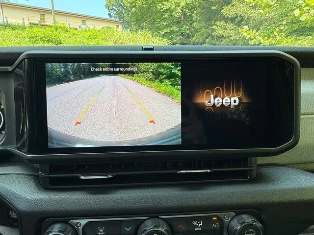 2026 Jeep JL Wrangler - Image 19 of 25