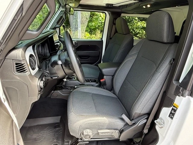 2026 Jeep JL Wrangler - Image 10 of 25