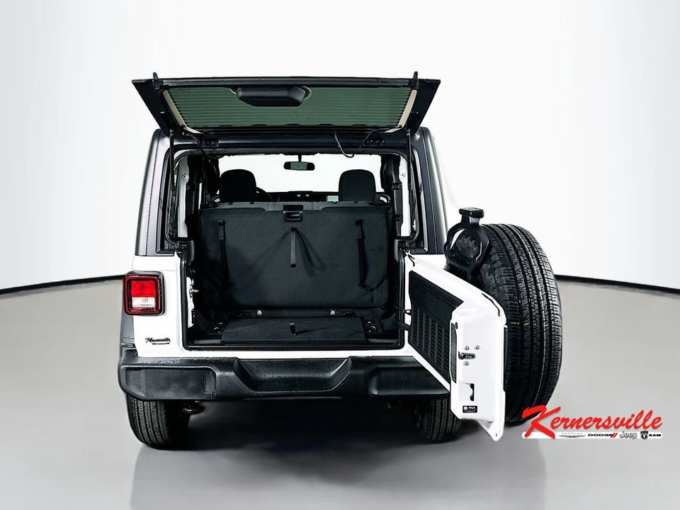 2026 Jeep JL Wrangler - Image 16 of 21