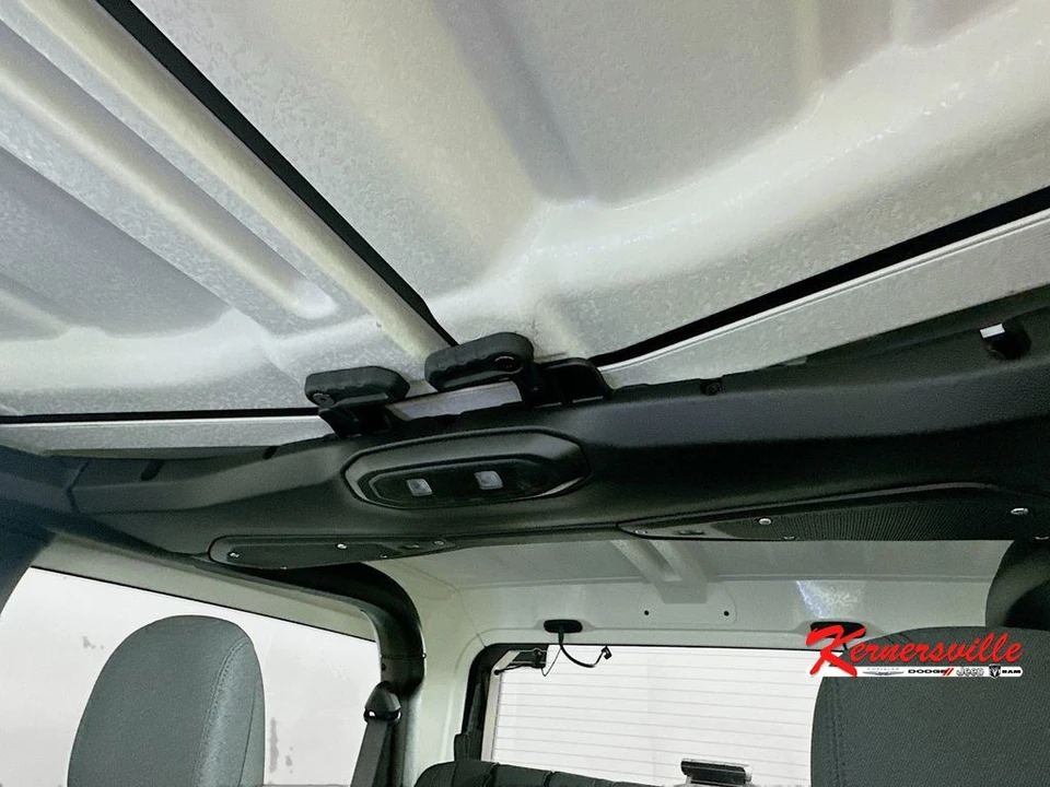 2026 Jeep JL Wrangler - Image 14 of 21
