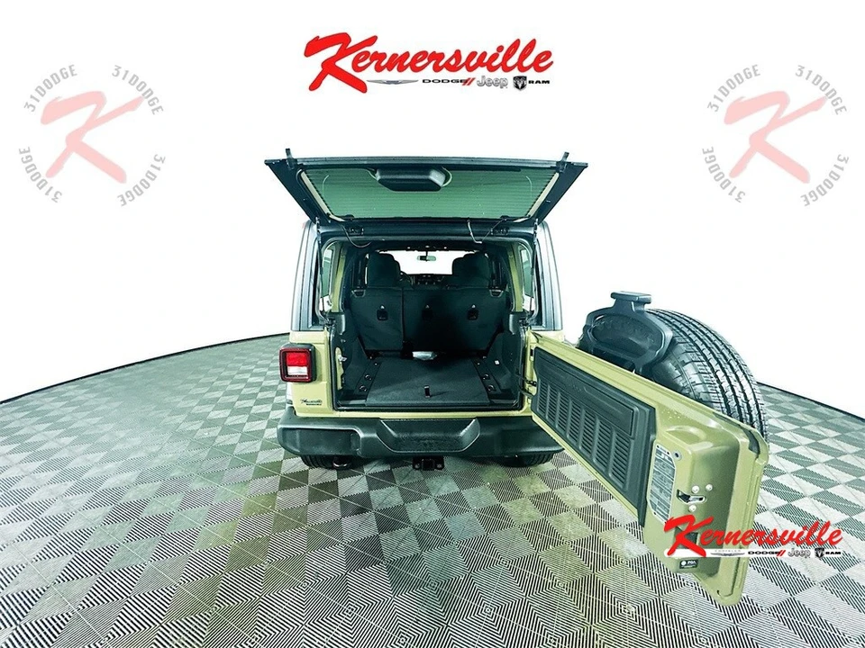 2026 Jeep JL Wrangler - Image 14 of 19