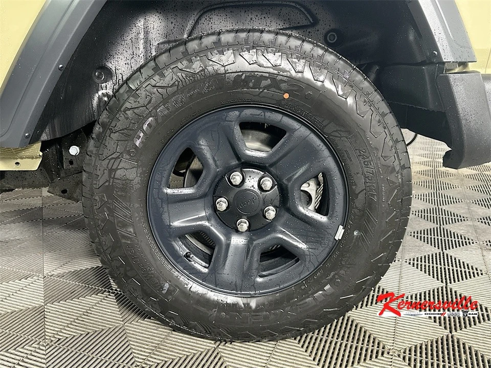 2026 Jeep JL Wrangler - Image 17 of 21