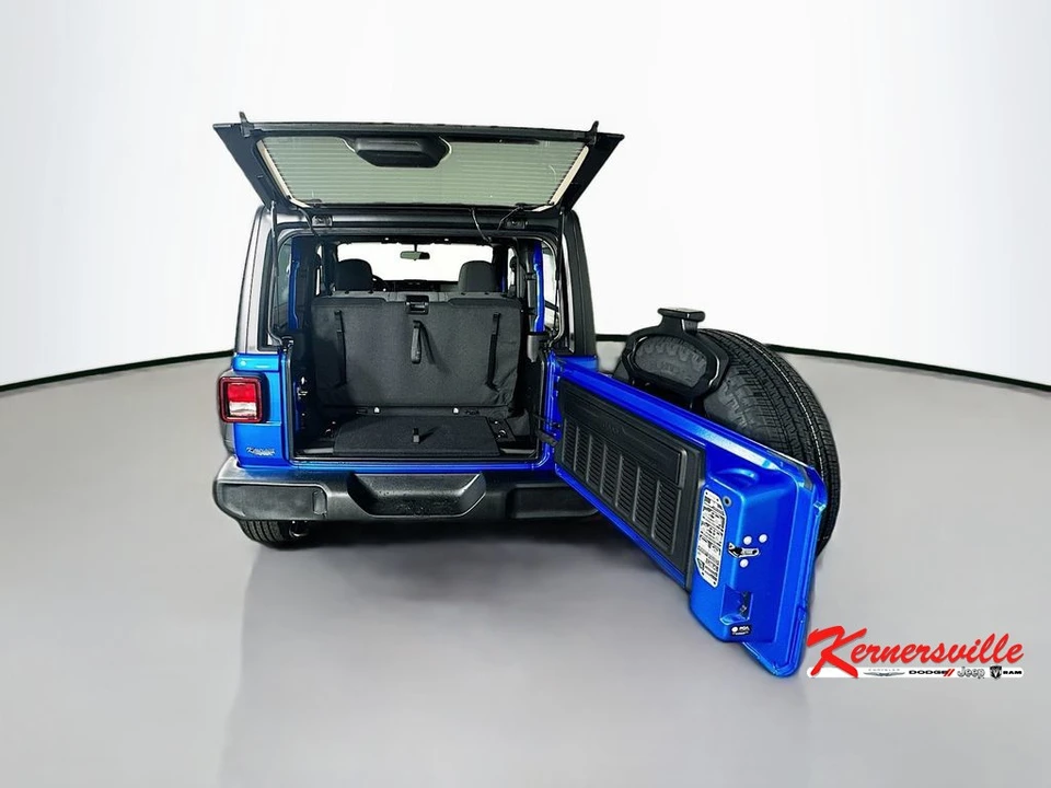 2026 Jeep JL Wrangler - Image 16 of 21