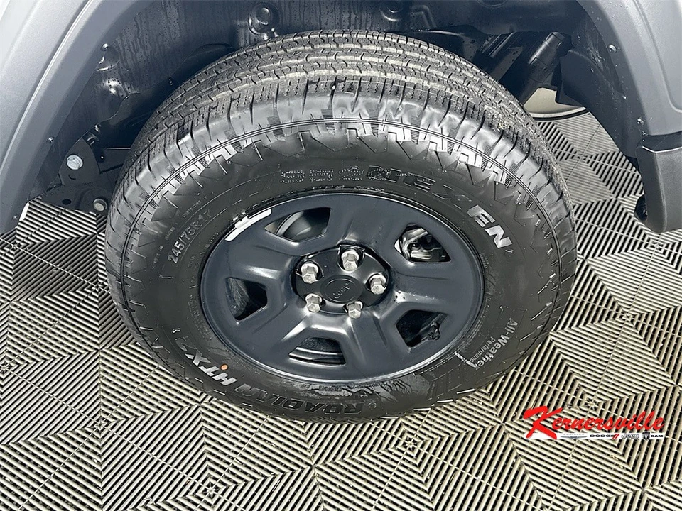 2026 Jeep JL Wrangler - Image 15 of 19