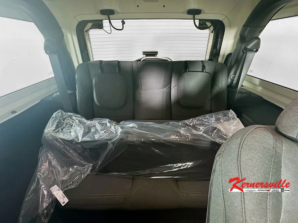 2026 Jeep JL Wrangler - Image 10 of 12