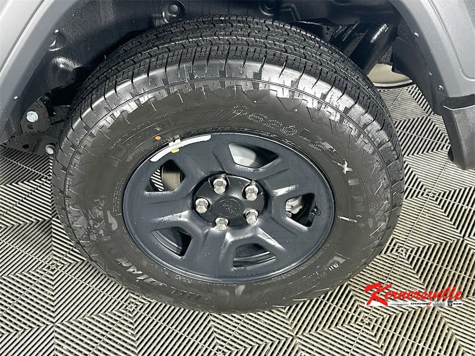 2026 Jeep JL Wrangler - Image 15 of 19