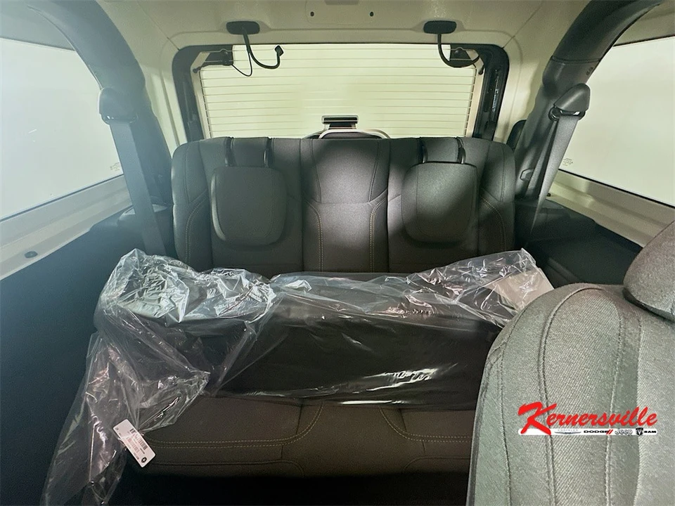 2026 Jeep JL Wrangler - Image 10 of 19