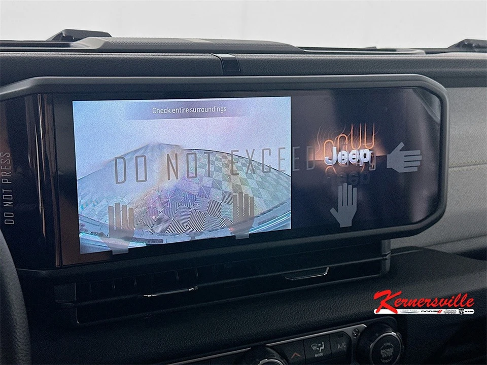 2026 Jeep JL Wrangler - Image 15 of 21