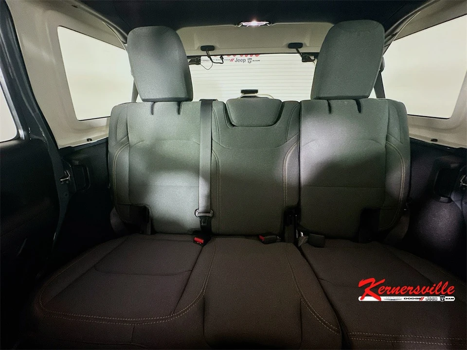 2026 Jeep JL Wrangler - Image 10 of 21