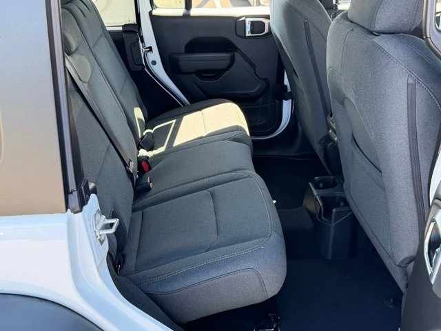 2026 Jeep JL Wrangler - Image 17 of 20