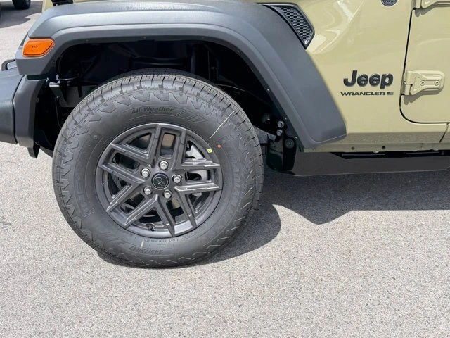 2026 Jeep JL Wrangler - Image 19 of 20