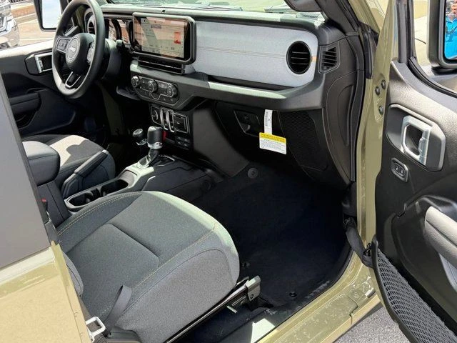 2026 Jeep JL Wrangler - Image 17 of 20