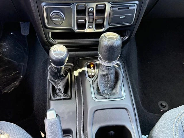 2026 Jeep JL Wrangler - Image 13 of 20