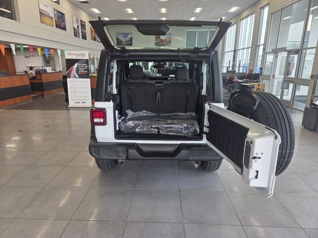 2026 Jeep JL Wrangler - Image 5 of 17