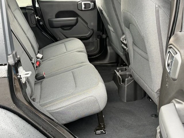 2026 Jeep JL Wrangler - Image 17 of 20