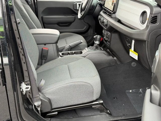 2026 Jeep JL Wrangler - Image 18 of 20