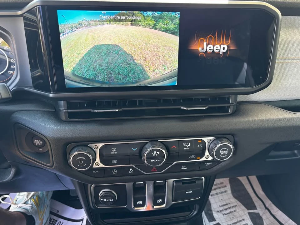 2026 Jeep JL Wrangler - Image 12 of 13