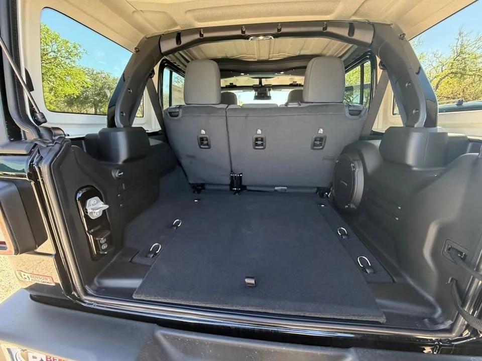 2026 Jeep JL Wrangler - Image 19 of 20