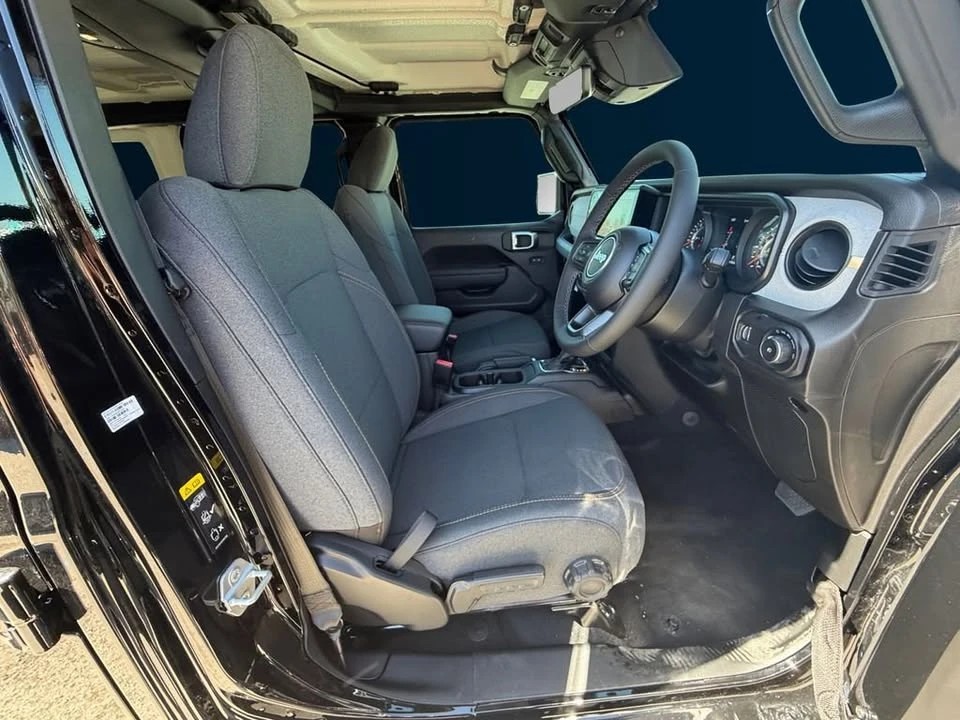 2026 Jeep JL Wrangler - Image 17 of 20