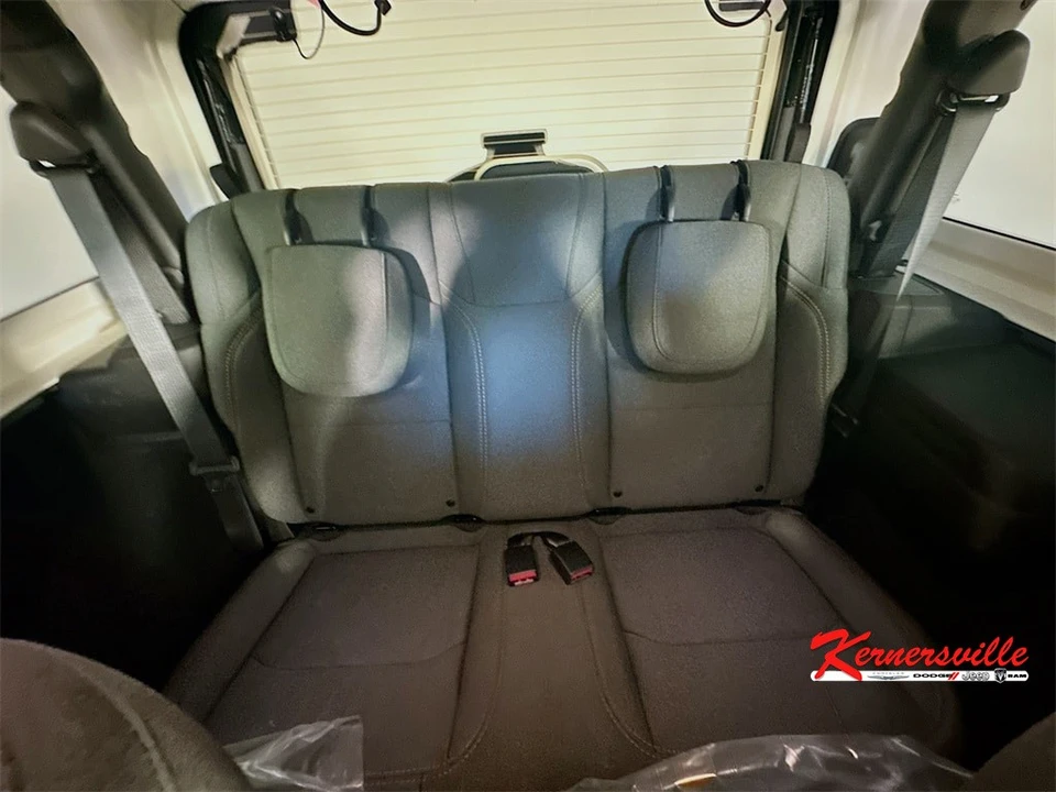 2026 Jeep JL Wrangler - Image 10 of 12
